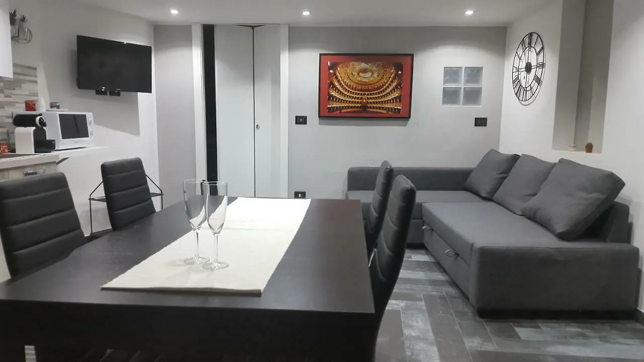 Bellini Alley Otel Katanya