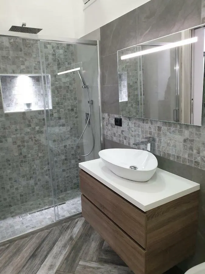 Bellini Alley Otel Katanya